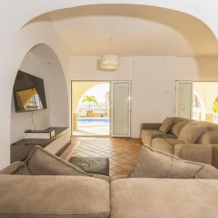 Marbella * アデヘ