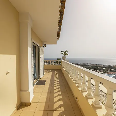 Marbella فيلة أذيخي
