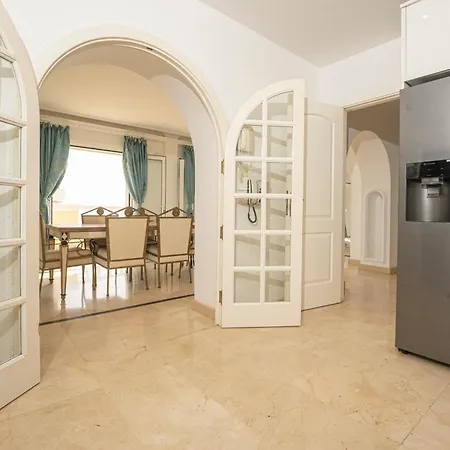Marbella فيلة أذيخي